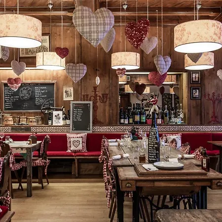 Relais Et Chateaux Le Chambard 5*