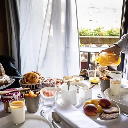 Relais Et Châteaux Le Chambard Hotel 5*