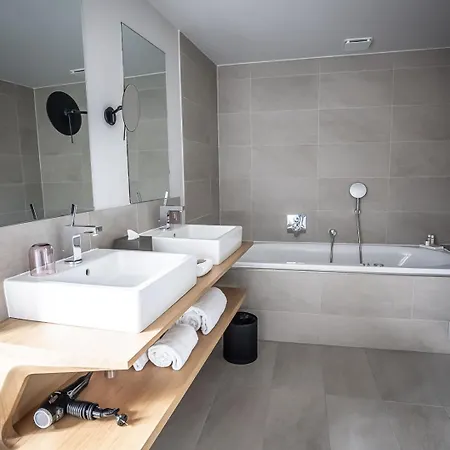 Relais Et Châteaux Le Chambard Hotel 5*