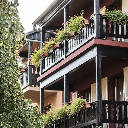 Отель Relais Et Chateaux Le Chambard 5*