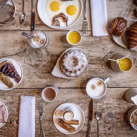 Relais Et Chateaux Le Chambard Hotel