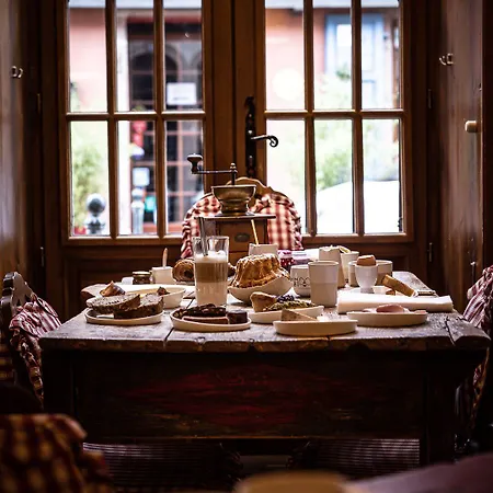 Relais Et Chateaux Le Chambard 5*