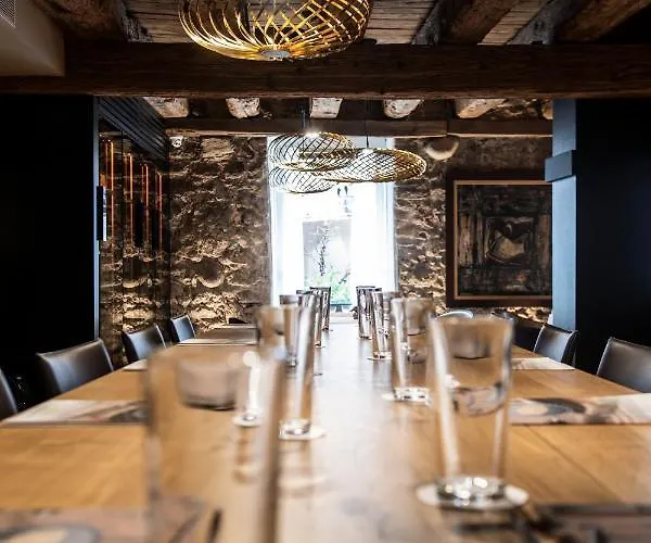 Relais Et Chateaux Le Chambard 5*