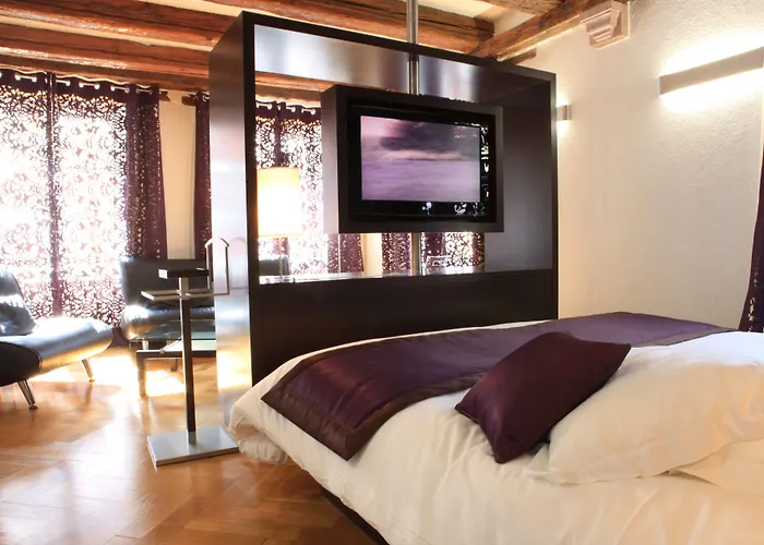 Relais Et Chateaux Le Chambard Hotel