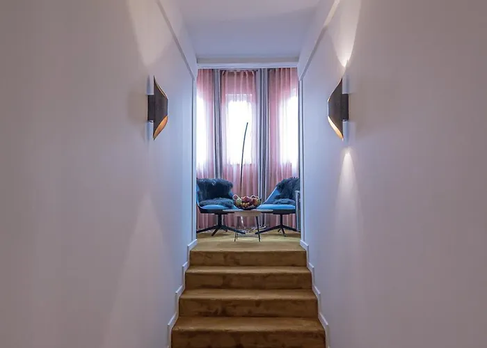 Relais Et Chateaux Le Chambard 5*